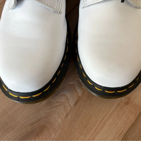 Dr. Martens - Picture 3 of 5